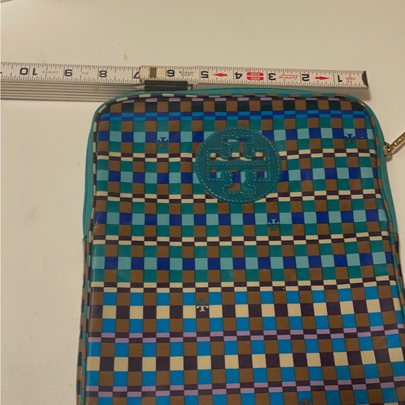 Tory Burch tablets holder protecting your iPads.chic and stylish - Picture 8 of 12